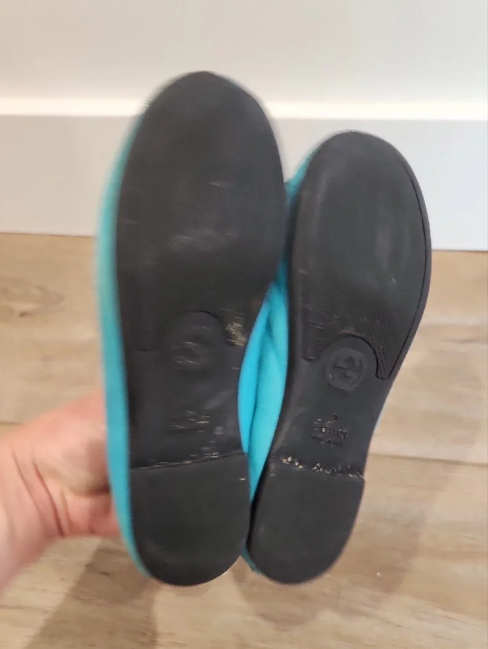 Gucci Girls' Turquoise Suede Ballet Flats with Pink Trim Size 30